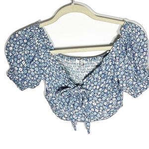Love Tree Floral Print Smocked Crop Top Blue White Size Small